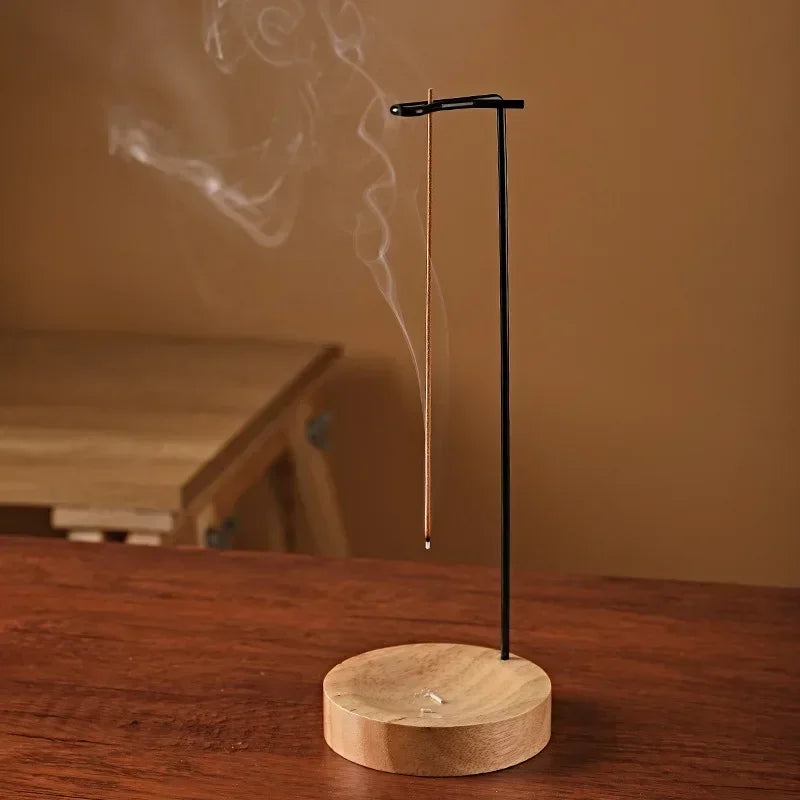 porte encens avec encens fumant
